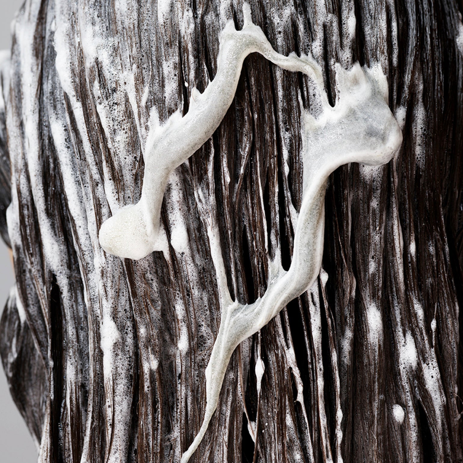 Oribe The Cleanse Clarifying Shampoo - Oribe Hair Care - Image 3