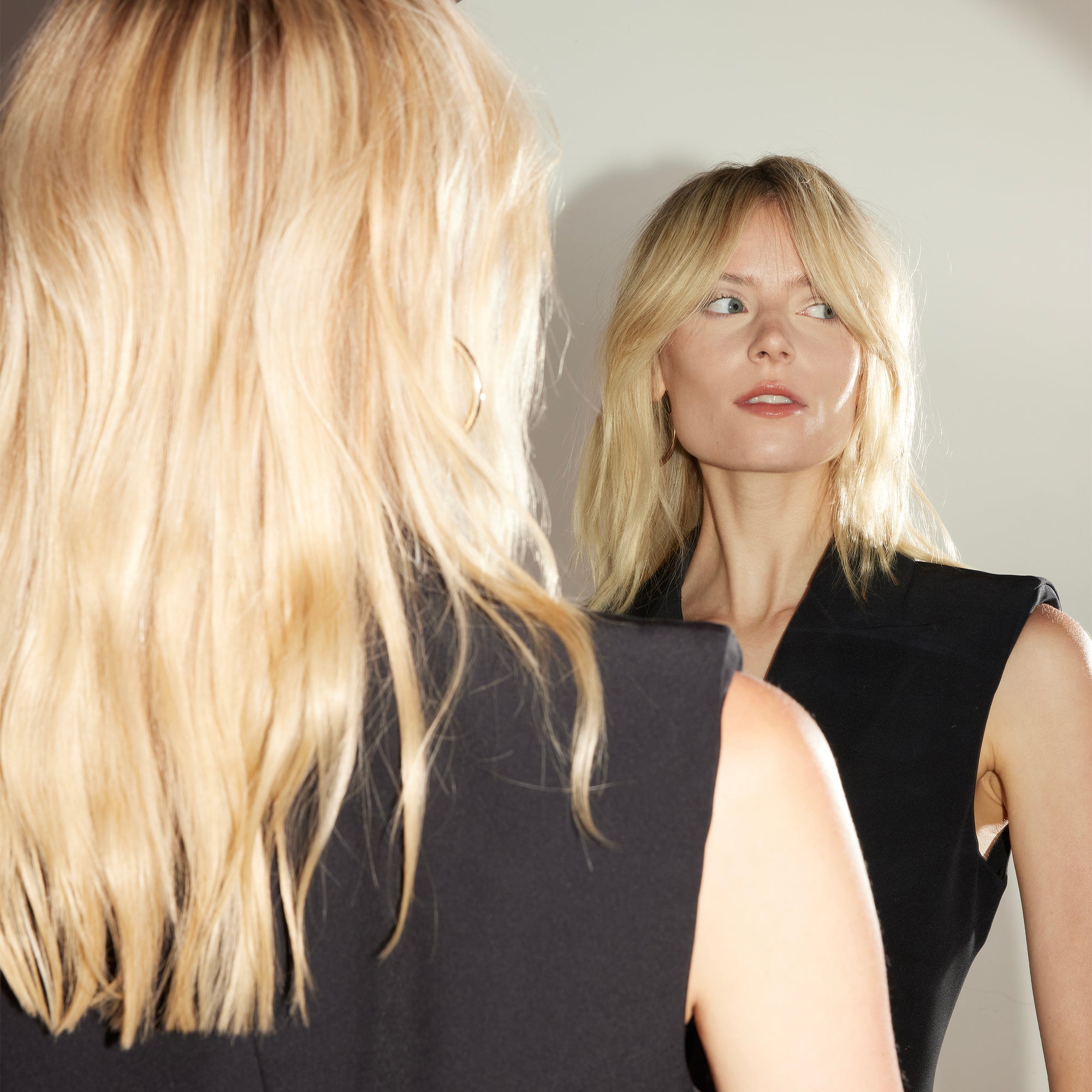 Oribe Bright Blonde Shampoo for Beautiful Color - Oribe Hair Care - Image 4