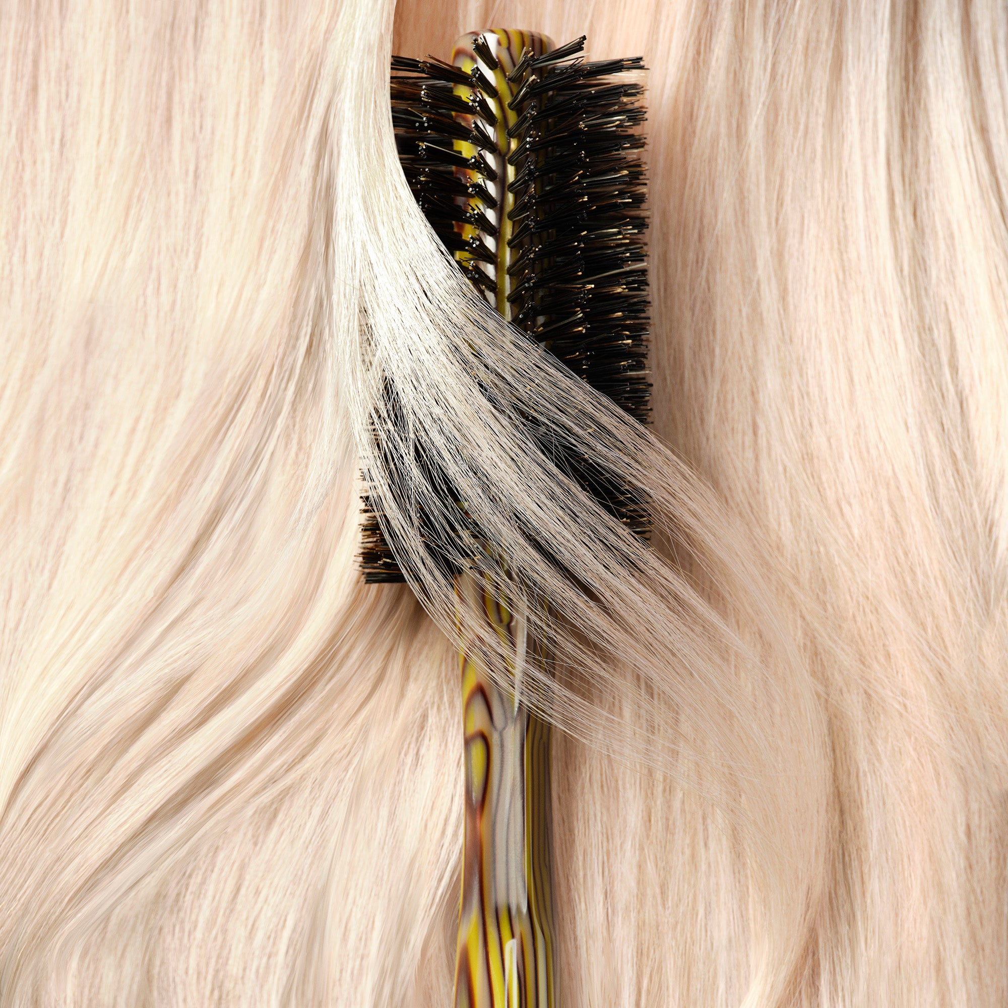 Oribe Italian Resin Medium Round Brush - Oribe Hair Care - Image 2